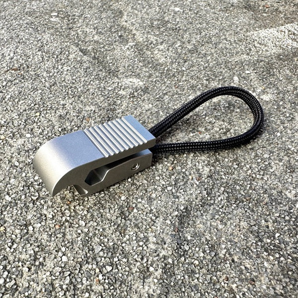 Hitchhiker Pocket Clip + Paracord Lanyard